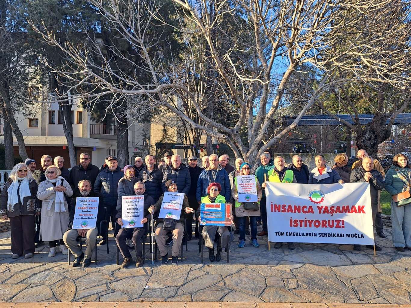    Emekliler yeniden oturma eylemi yapacak haberi